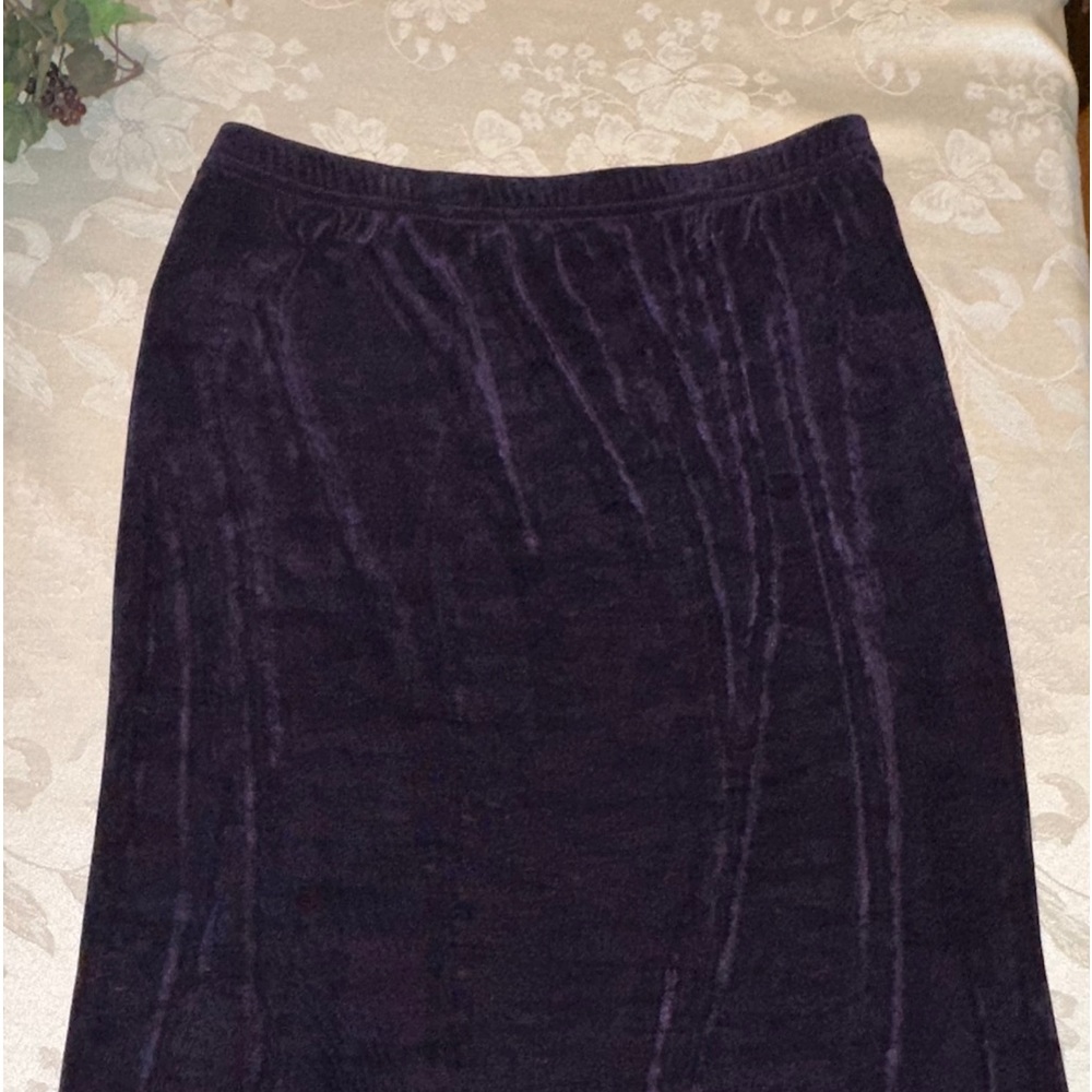 FITTED SKIRT- NEW. Doesn’t wrinkle/great travel!